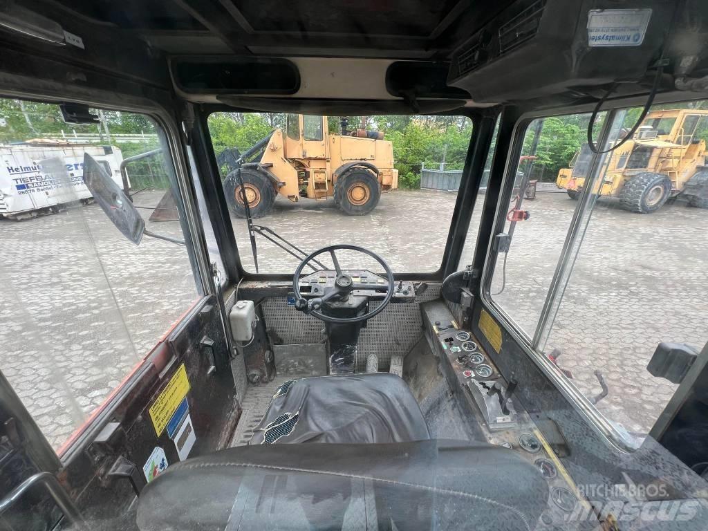 Bollnäs BT25T 码头牵引车