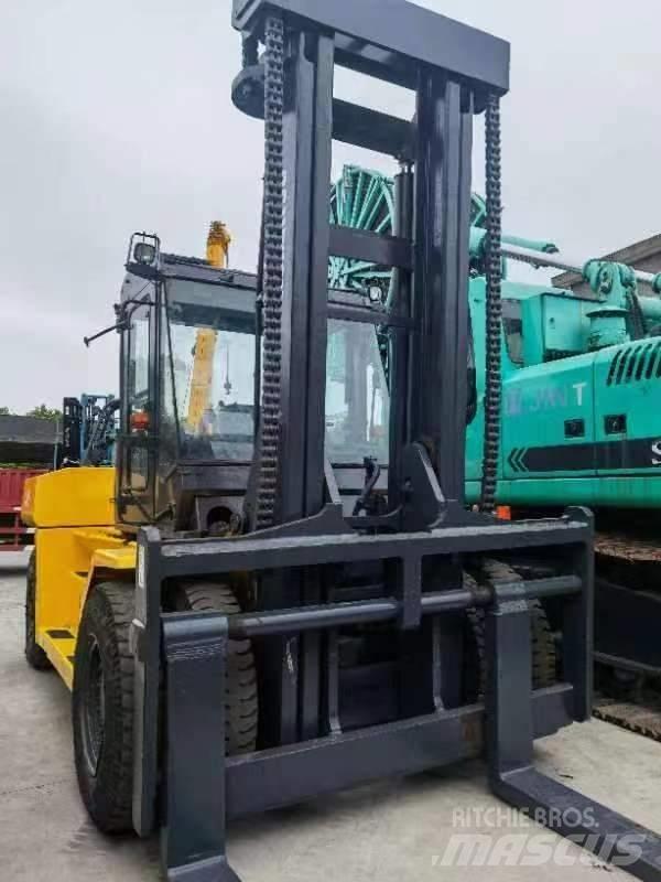 Komatsu FD 160 柴油叉车