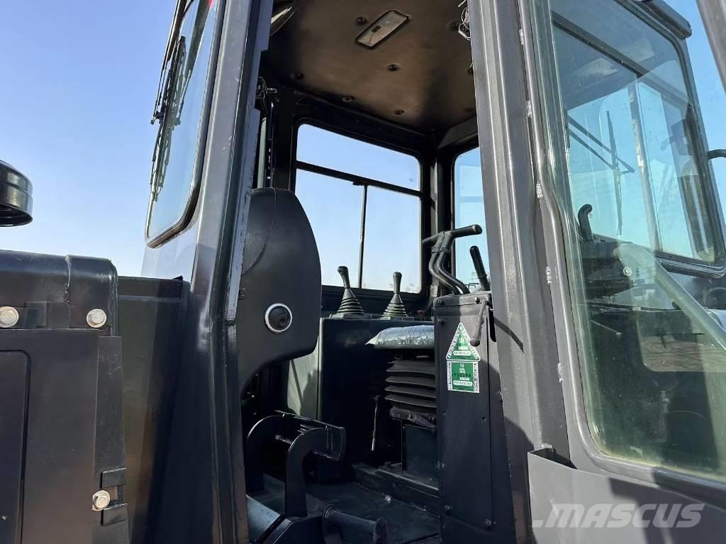 Shantui SD22 履带式推土机