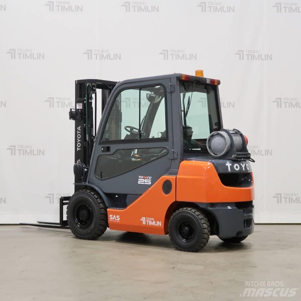 Toyota 02-8FGF25 天然气叉车