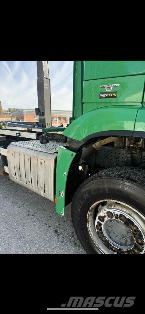 Mercedes-Benz Actros 工程吊钩车