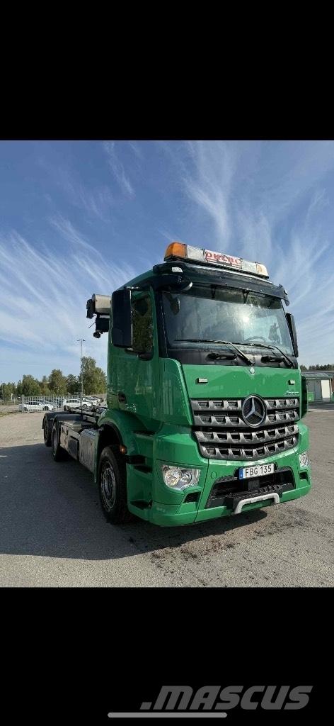 Mercedes-Benz Actros 工程吊钩车