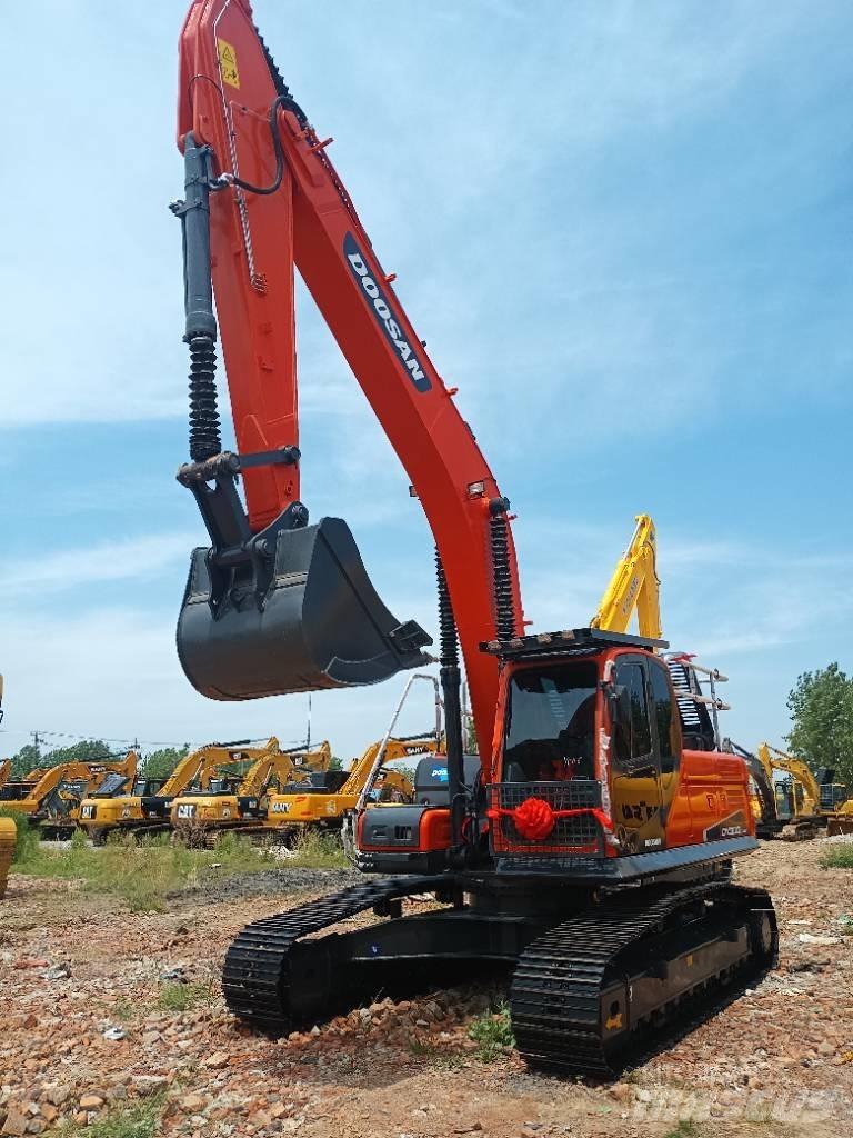 Doosan DX300LC 履带挖掘机