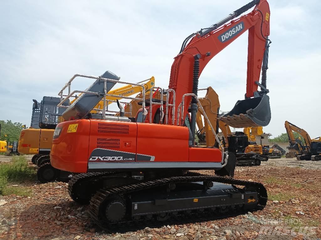 Doosan DX300LC 履带挖掘机