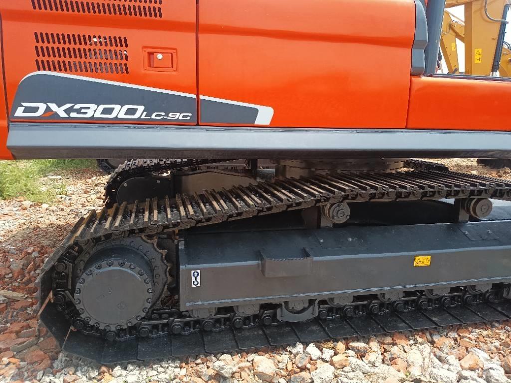 Doosan DX300LC 履带挖掘机