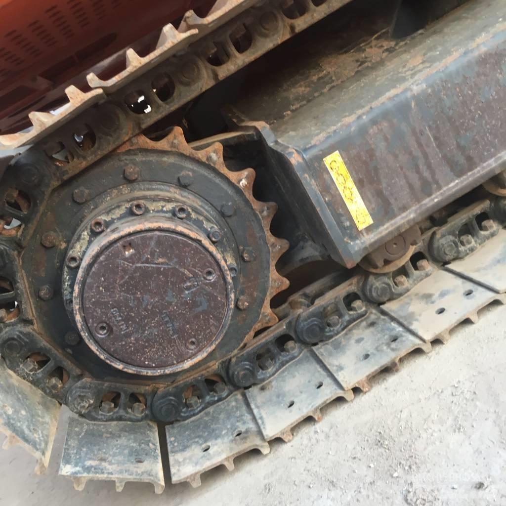 Hitachi ZX 70 中型挖掘机