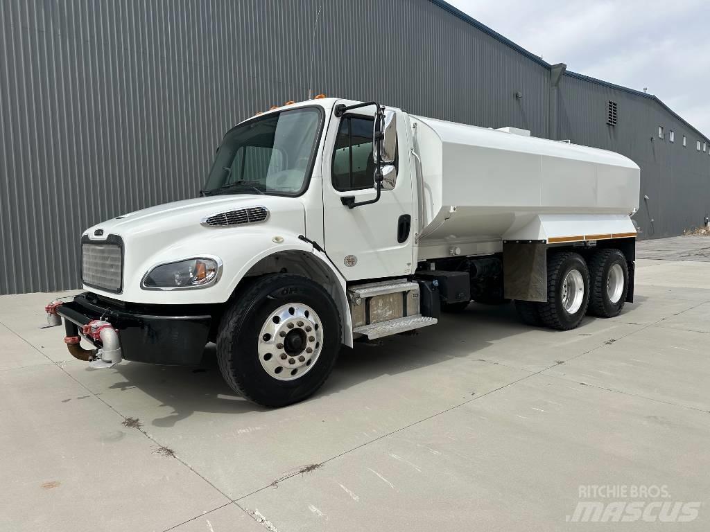 Freightliner M2 水罐车
