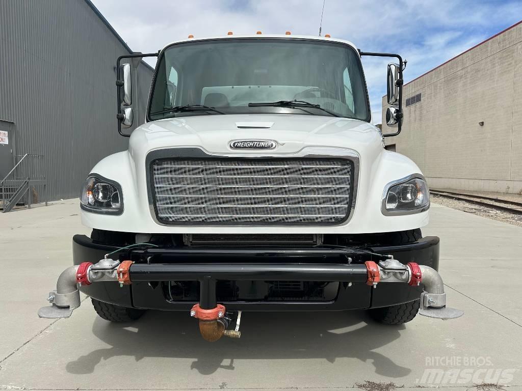 Freightliner M2 水罐车