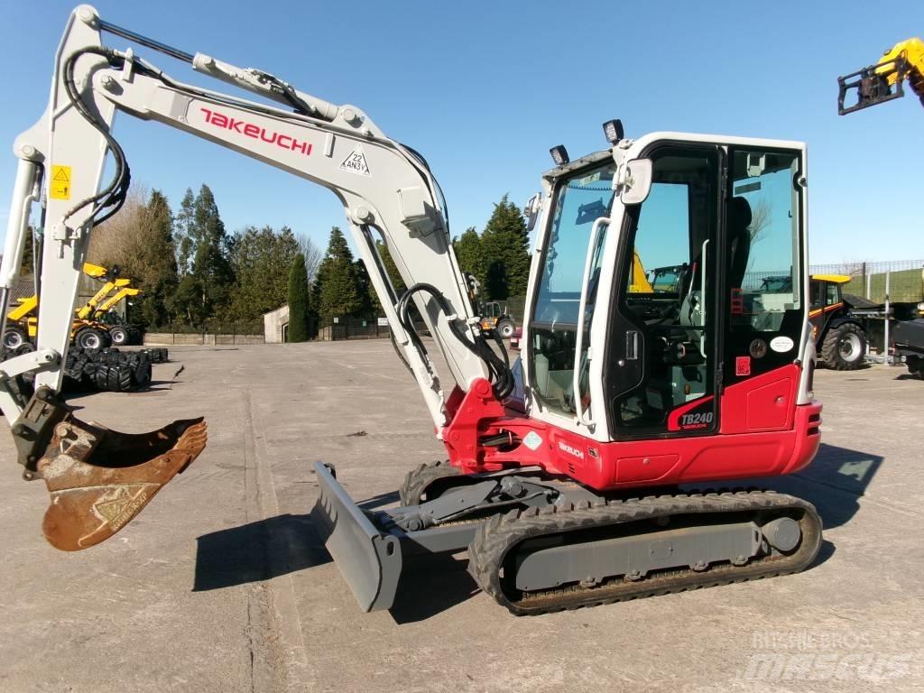 Takeuchi TB 240 小型挖掘机
