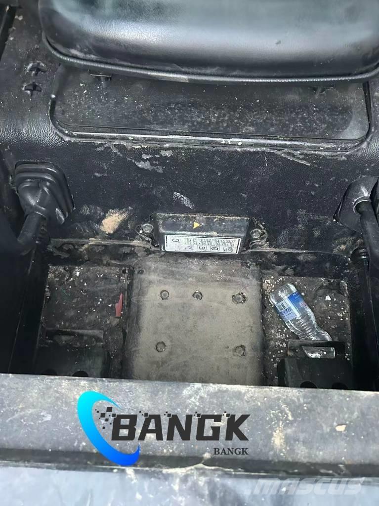  EARTHFORCE S300 多功能装载机