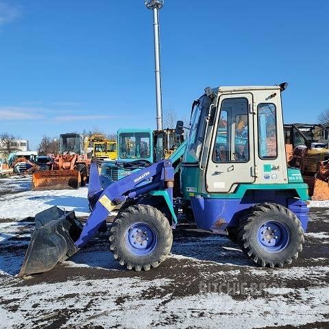 Komatsu WA30-5E0 轮式装载机