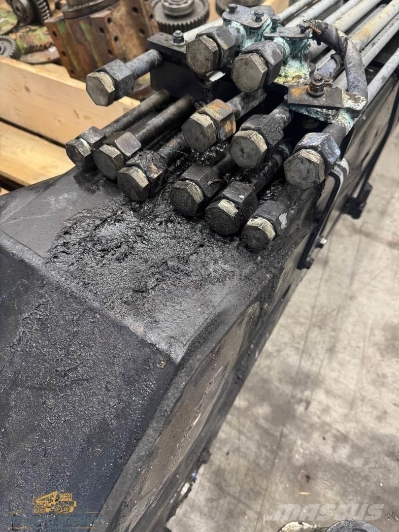Komatsu 130F 货运起重机
