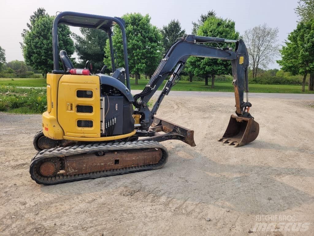 DEERE 35G 小型挖掘机