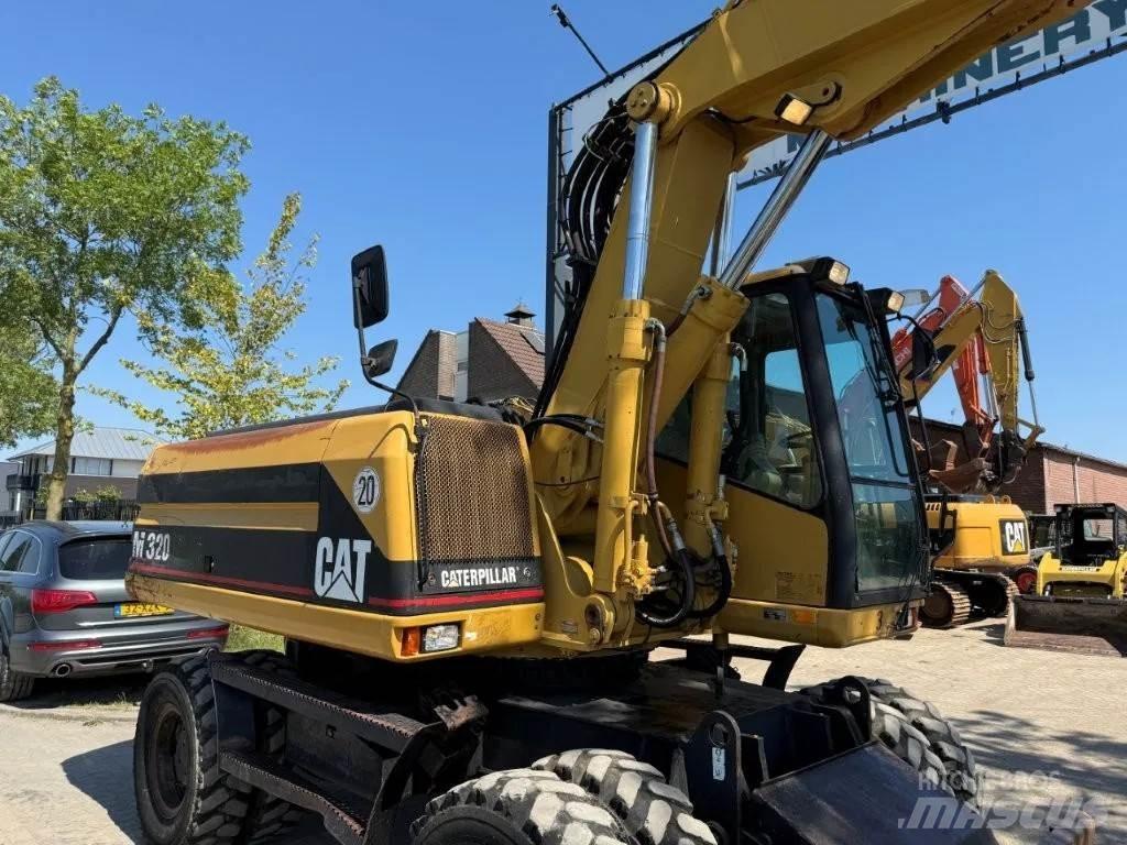 CAT M320 2001 轮式挖掘机