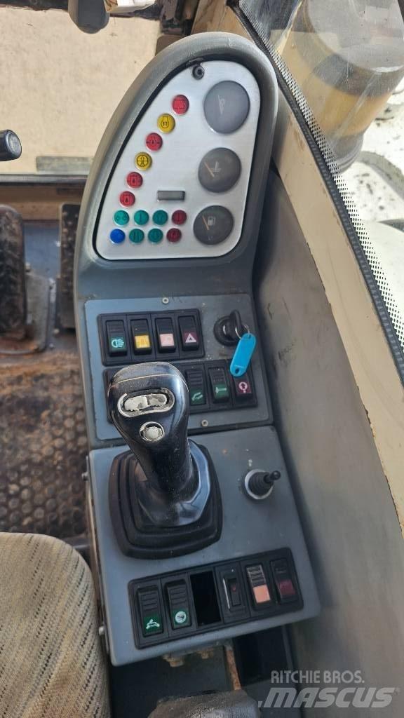 Terex HML 32 轮式挖掘机