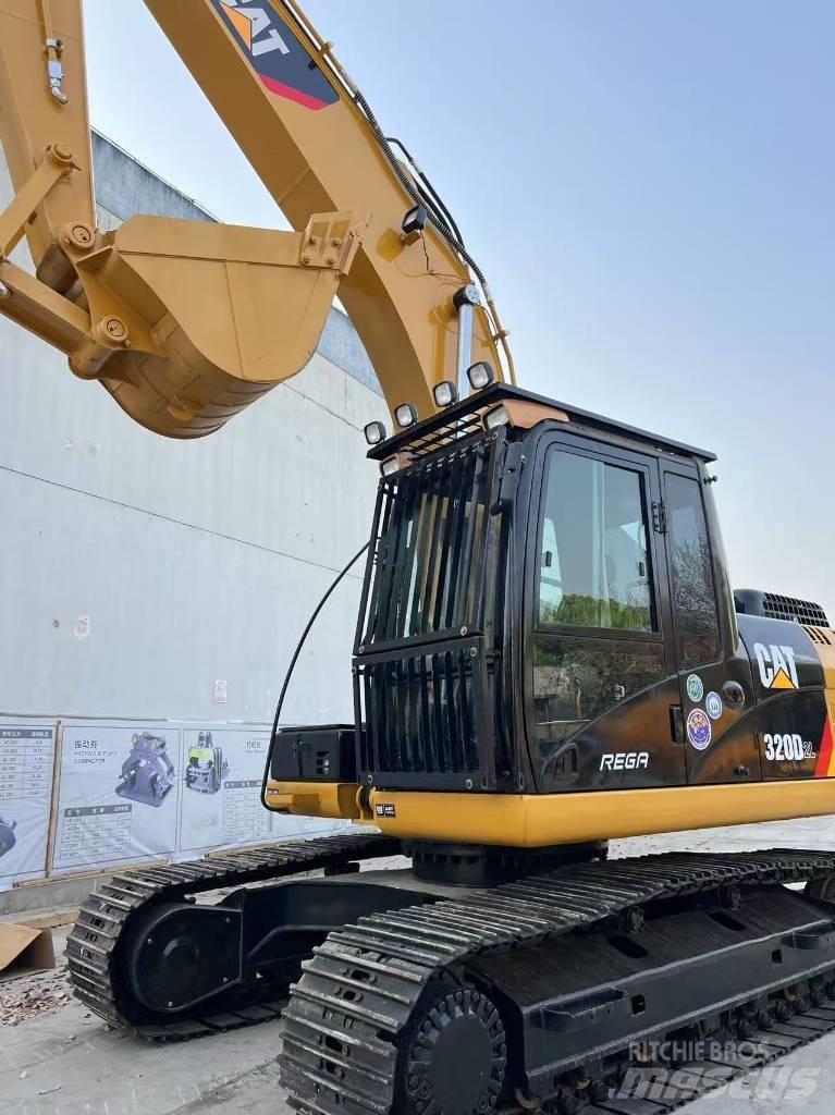  CATERPILLR 320d2 中型挖掘机