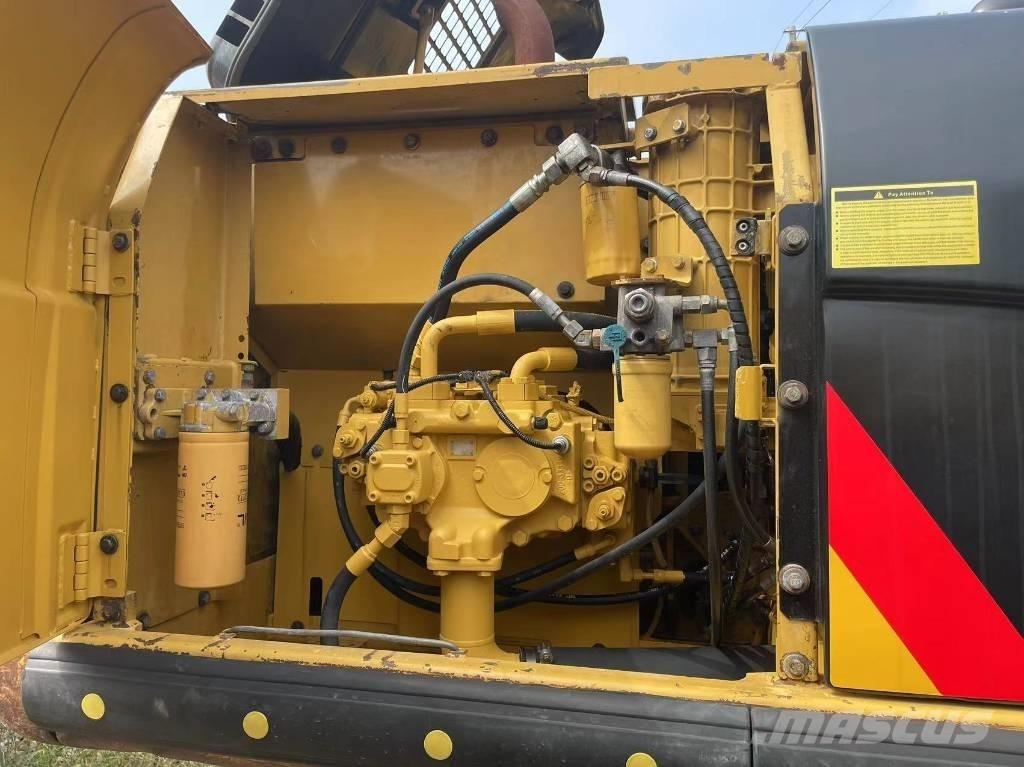 CAT 320d 履带挖掘机