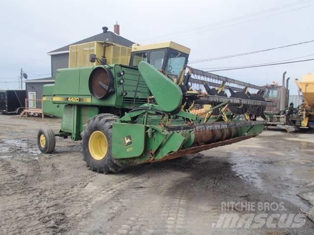 John Deere 4420 联合收割机