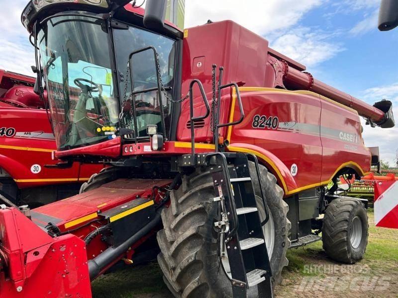 Case IH 8240 联合收割机