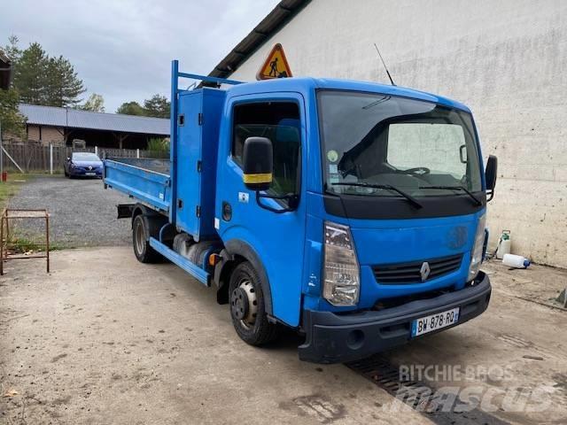 Renault Maxity 皮卡车