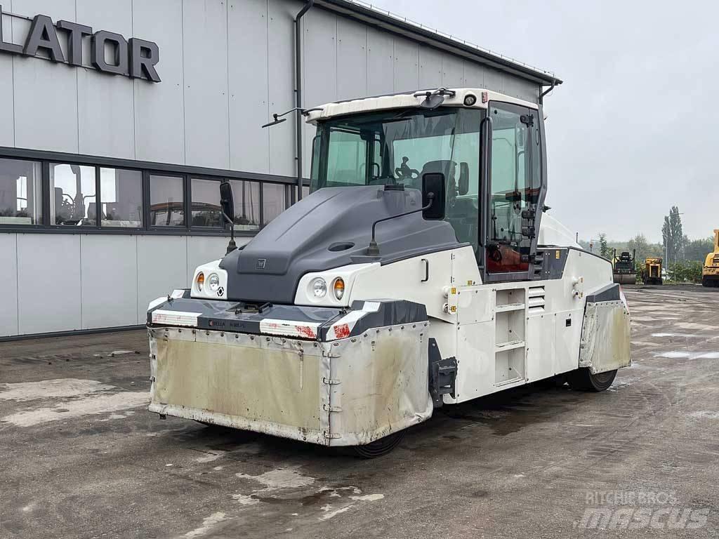 Hamm HP 280 i 胶轮压路机