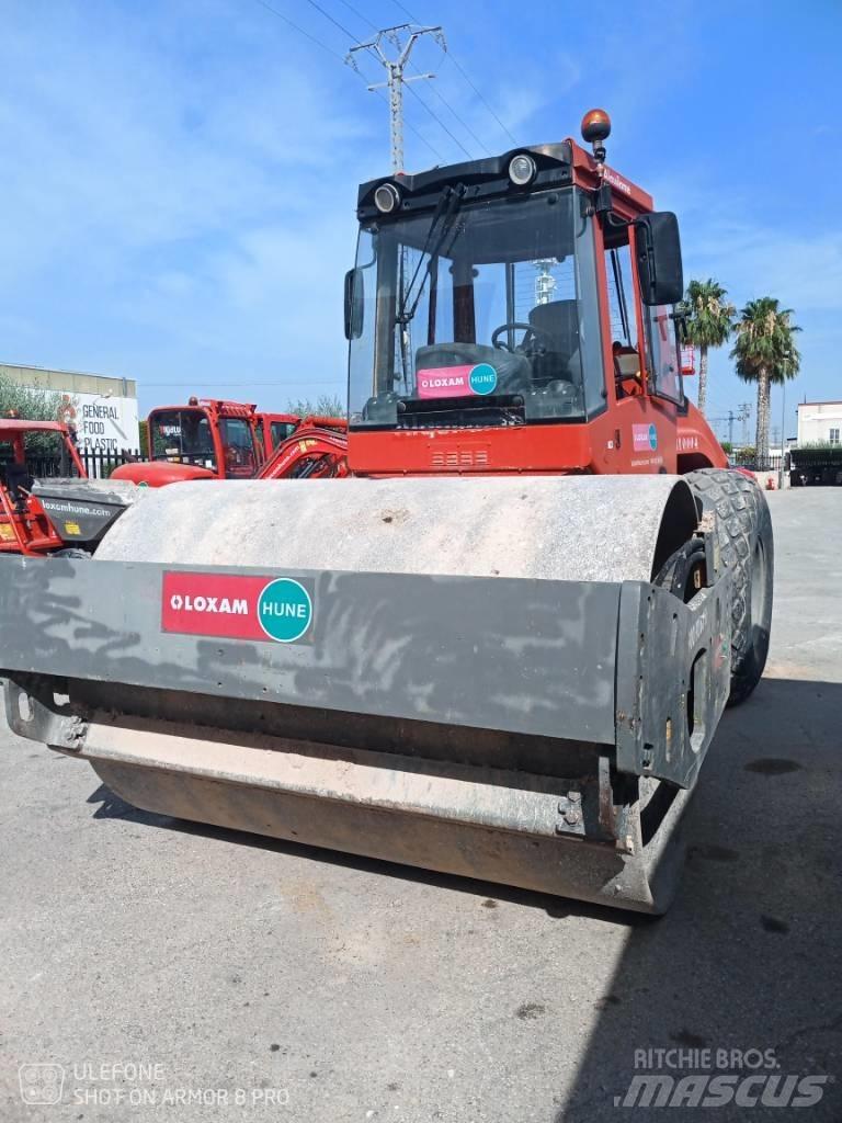 Bomag BW 211 D-4 单轮压路机