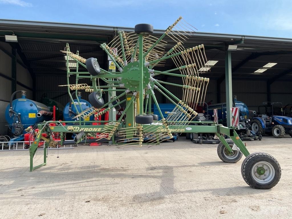 Krone Swadro 800/26 犁耙和摊草机