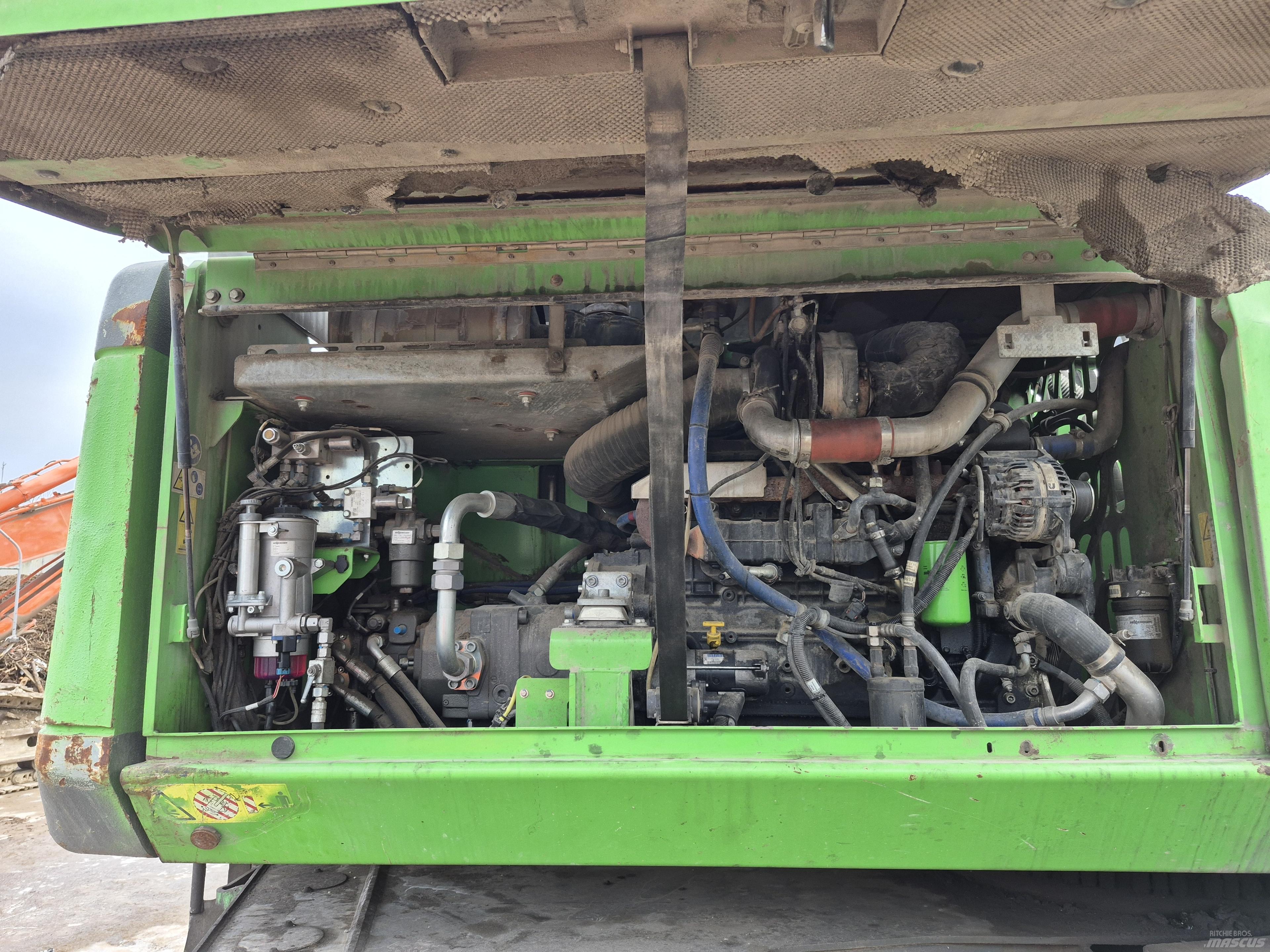 Sennebogen 825 M 工业挖掘机