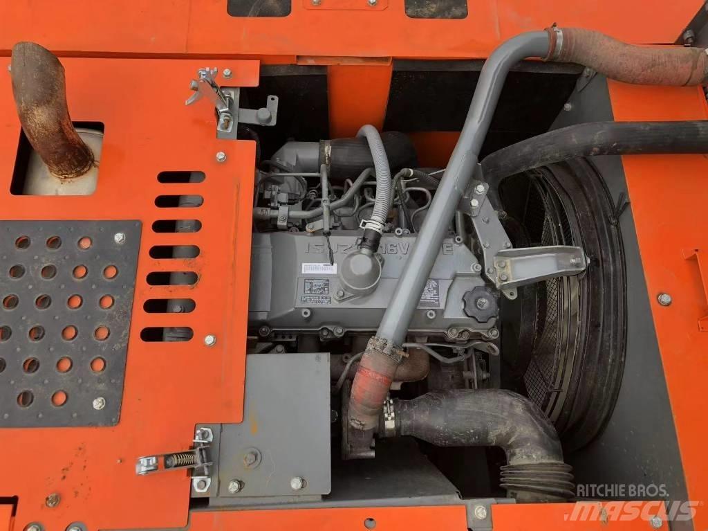 Hitachi 240 履带挖掘机