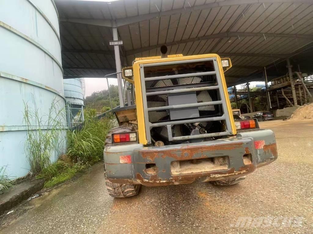 Komatsu WA 380Z-6 轮式装载机
