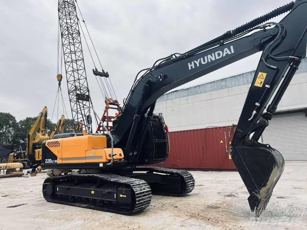 Hyundai R220LC-9S 中型挖掘机