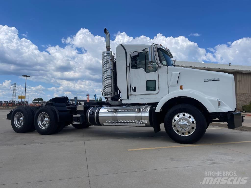 Kenworth T 800 牵引车