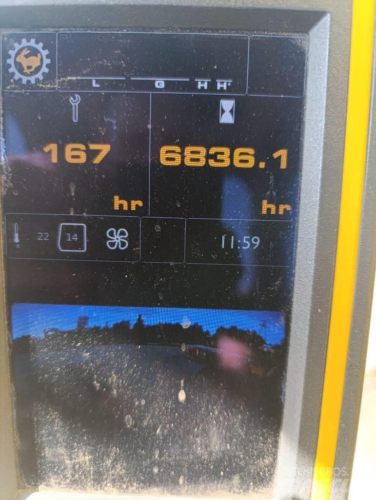 JCB JS 220 LC 履带挖掘机