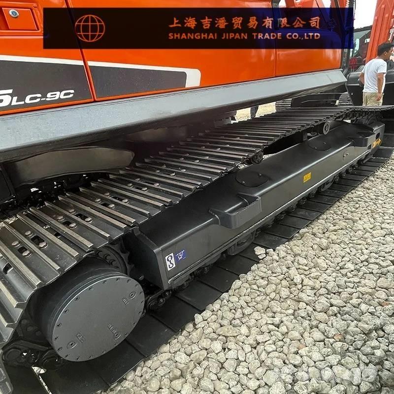 Doosan DX 225 履带挖掘机