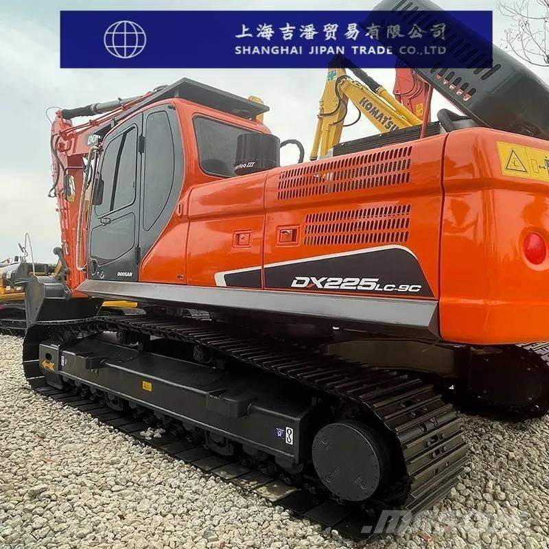 Doosan DX 225 履带挖掘机