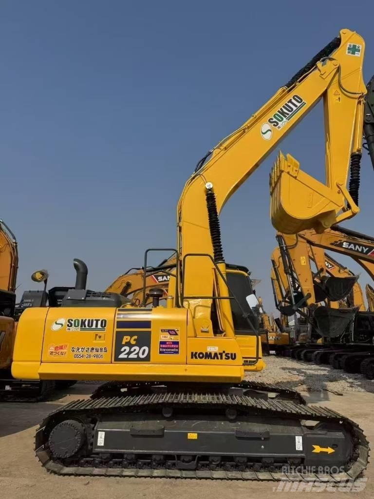 Komatsu 220-8 履带挖掘机