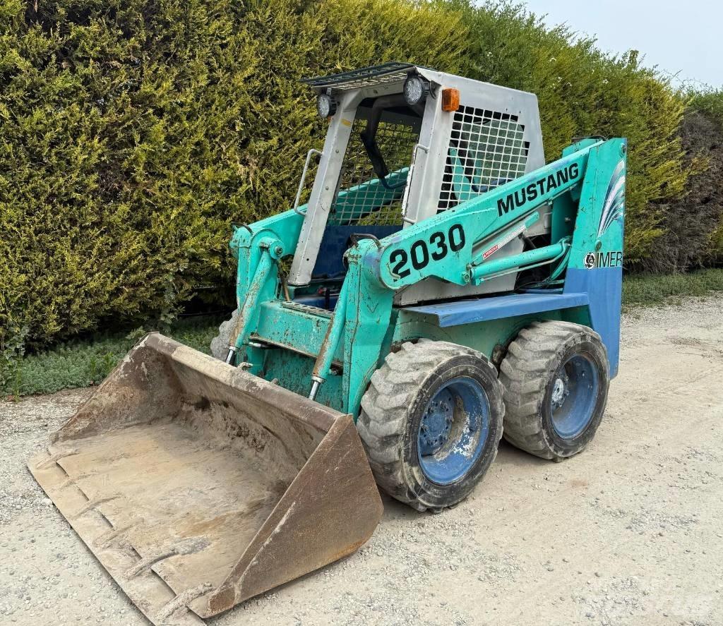 Gehl SL3825 滑移装载机
