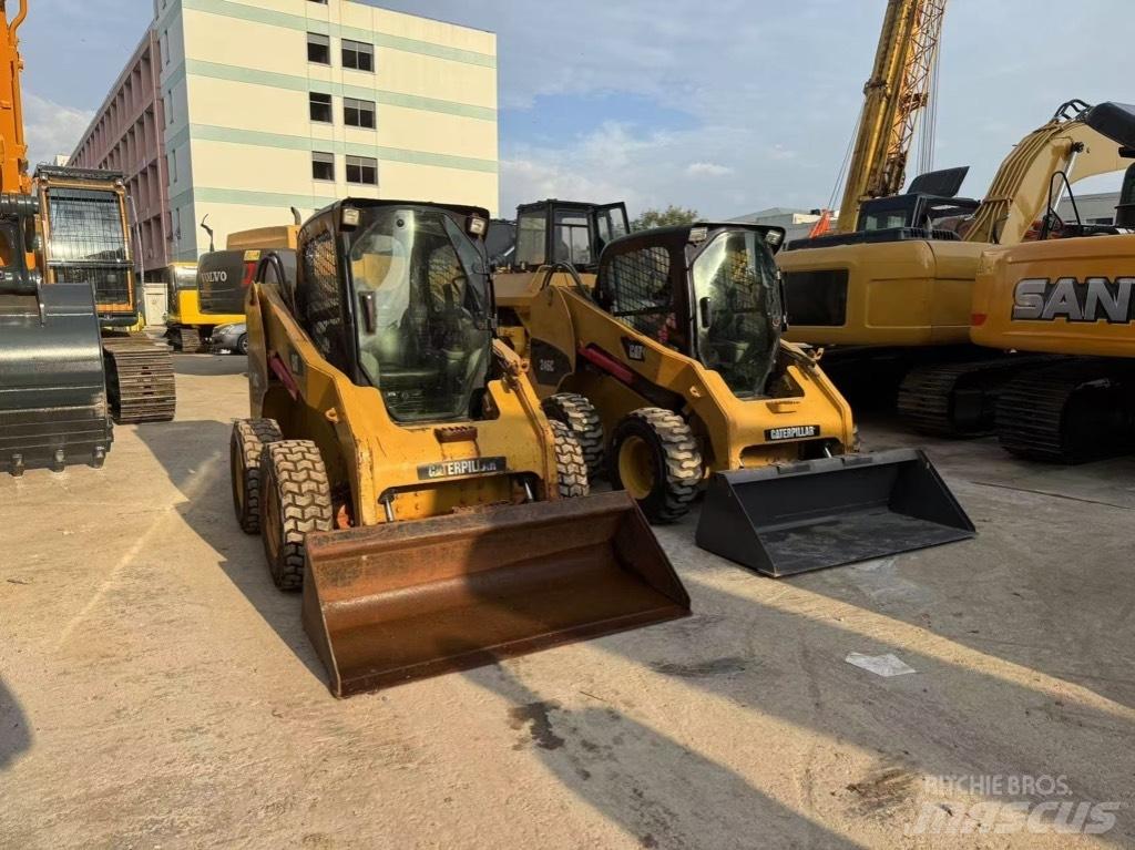 CAT 246 C 滑移装载机
