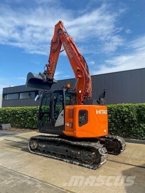 Hitachi ZX 135 US-6 履带挖掘机