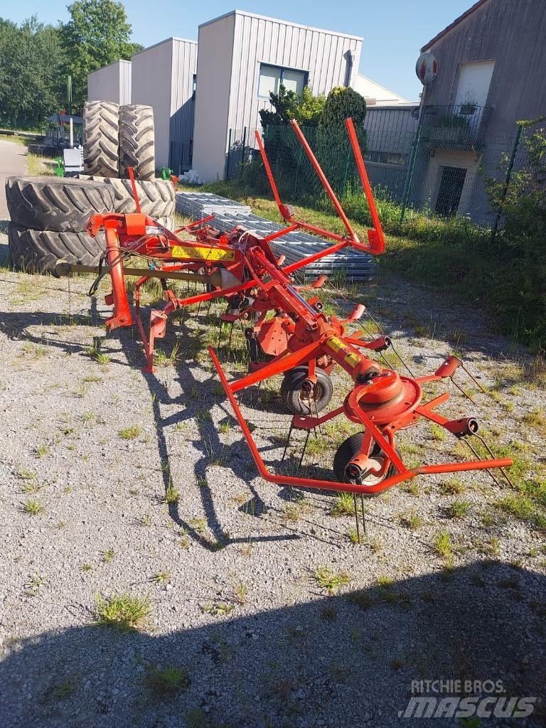 Kuhn GF 5801 MH 犁耙和摊草机