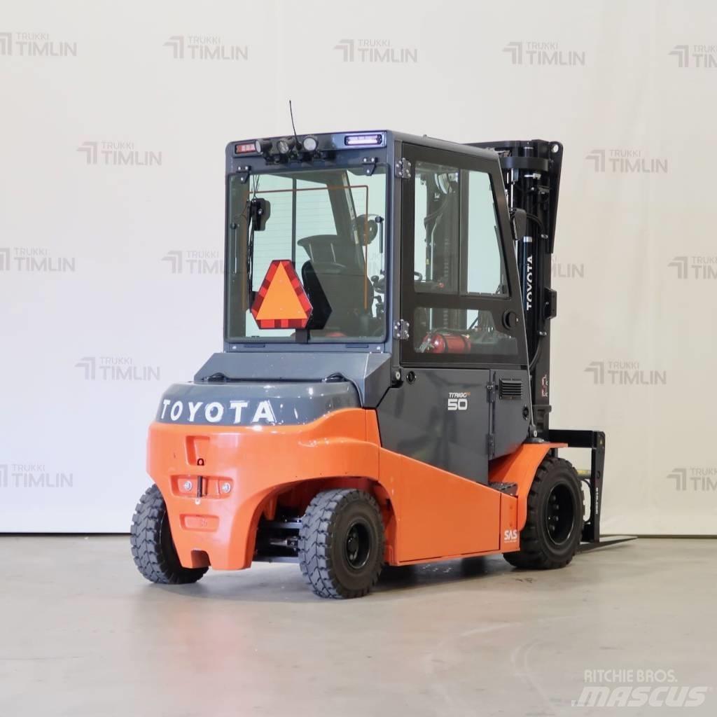 Toyota 8FBMT50 电动叉车