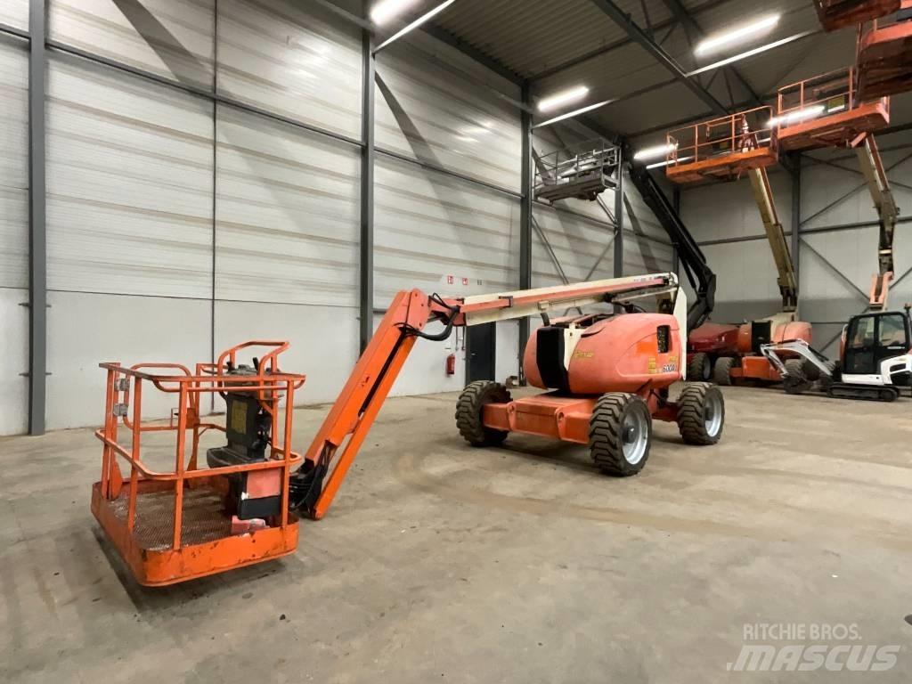 JLG 600 AJ 曲臂高空工作平台