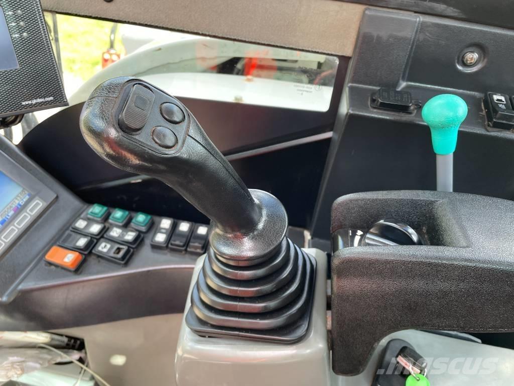 Takeuchi TB 295 W 轮式挖掘机