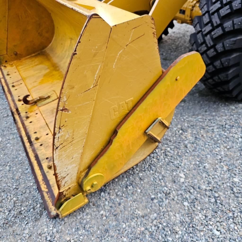 CAT 910M 轮式装载机