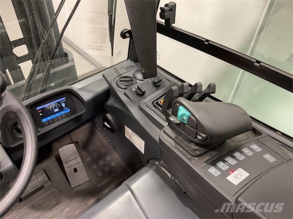 Mitsubishi FB40S-2 电动叉车