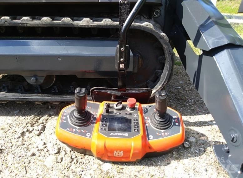 Husqvarna DXR140 小型挖掘机