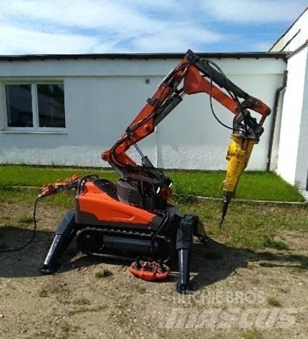 Husqvarna DXR140 小型挖掘机