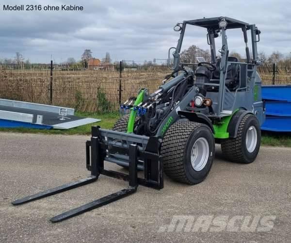 WCM L2316 und L2416 前装载和挖掘机