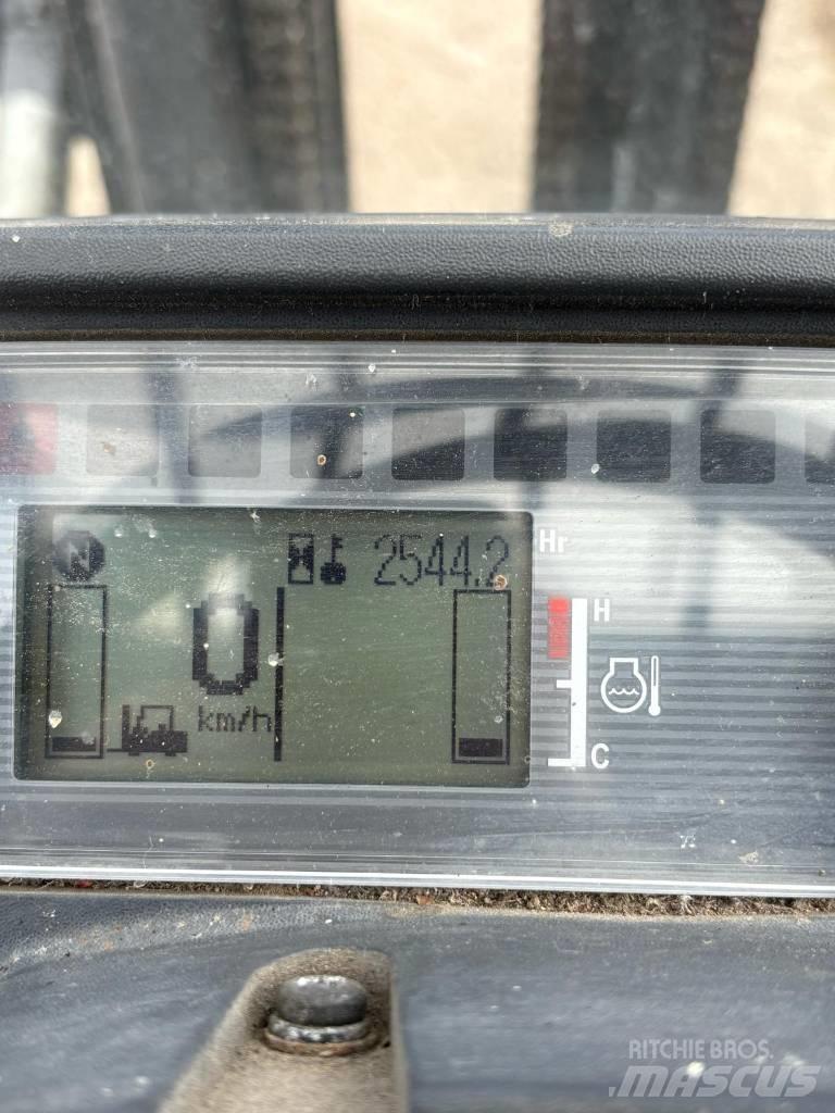 CAT DP 25 NT 柴油叉车