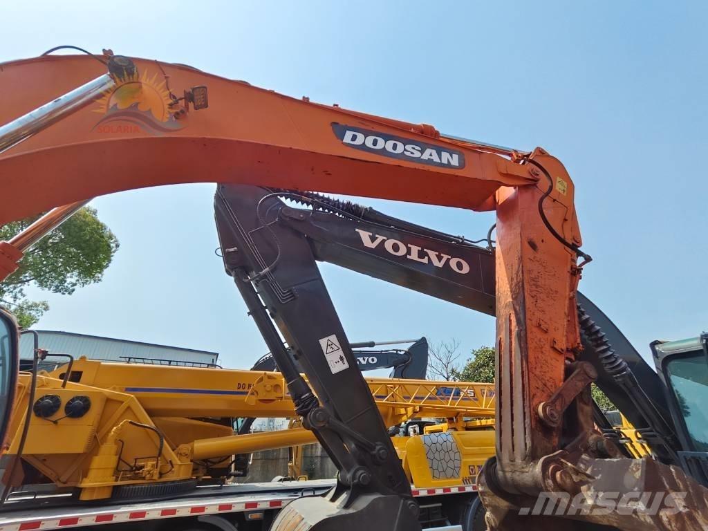 Doosan DX 300 LC 履带挖掘机